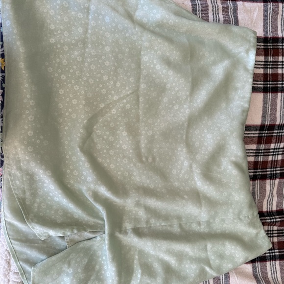 ARULA Mint Green Skirt with Floral Design - Picture 1 of 4